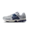 Nike Zoom Vomero 5 2 Nike Zoom Vomero 5 -Stussy Store AURORA FB9149 003 PHSLH000 2000
