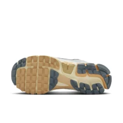 Nike Women's Zoom Vomero 5 'Summit White Pure Platinum' -Stussy Store AURORA FJ2028 101 PHSUH000 2000