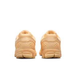Nike Zoom Vomero 5 'Celestial Gold 28 Nike Zoom Vomero 5 'Celestial Gold -Stussy Store AURORA HF5493 200 PHCBH000 2000