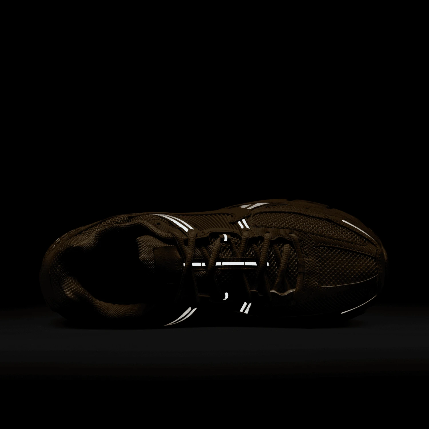 Nike Zoom Vomero 5 'Celestial Gold 11 Nike Zoom Vomero 5 'Celestial Gold - Image 9