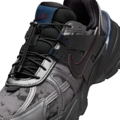 Nike Women's V2K Run 'Metallic Dark Grey' -Stussy Store AURORA HQ4053 001 PHSYD001 2000